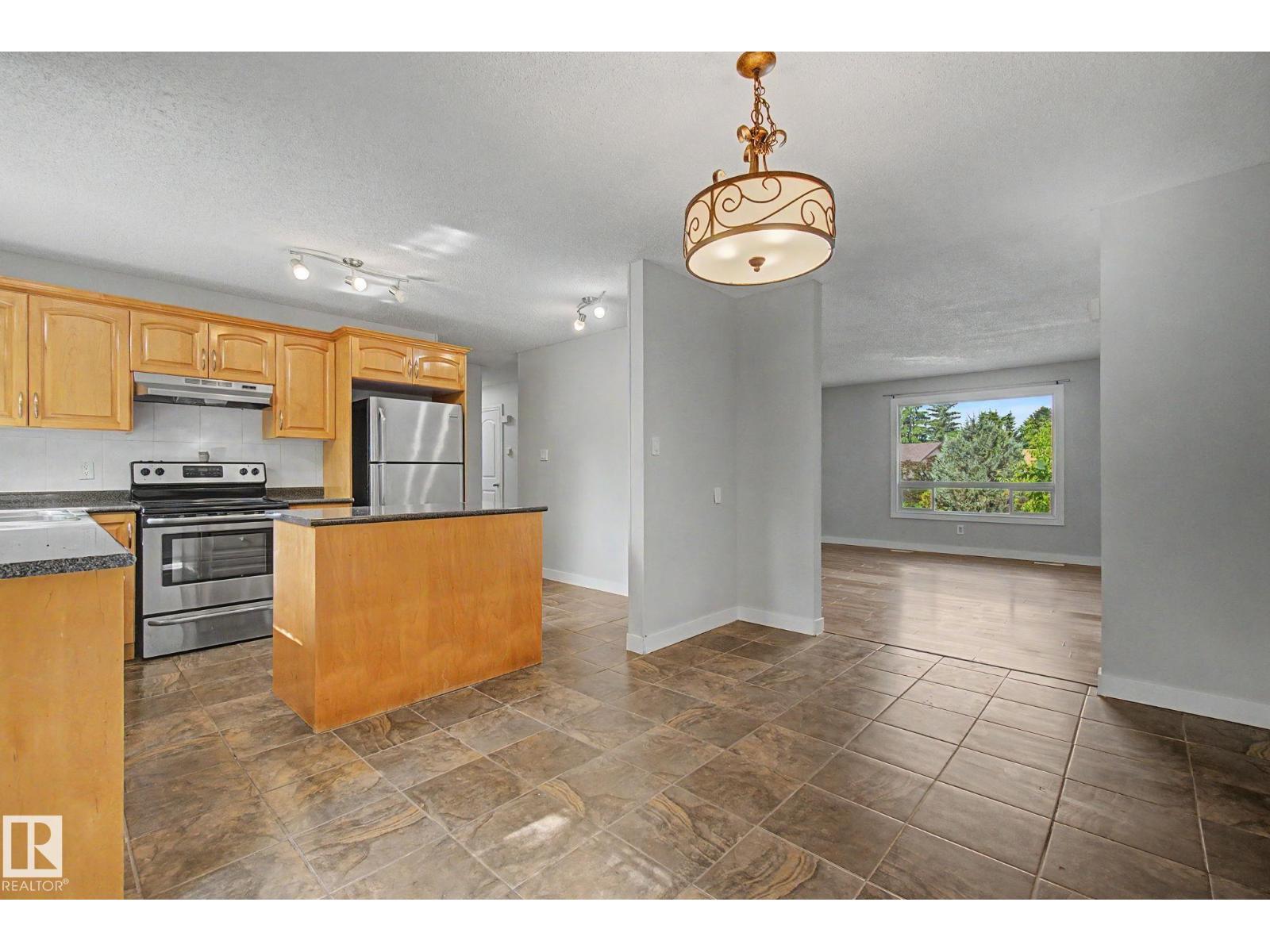 1511 75 ST NW - 8