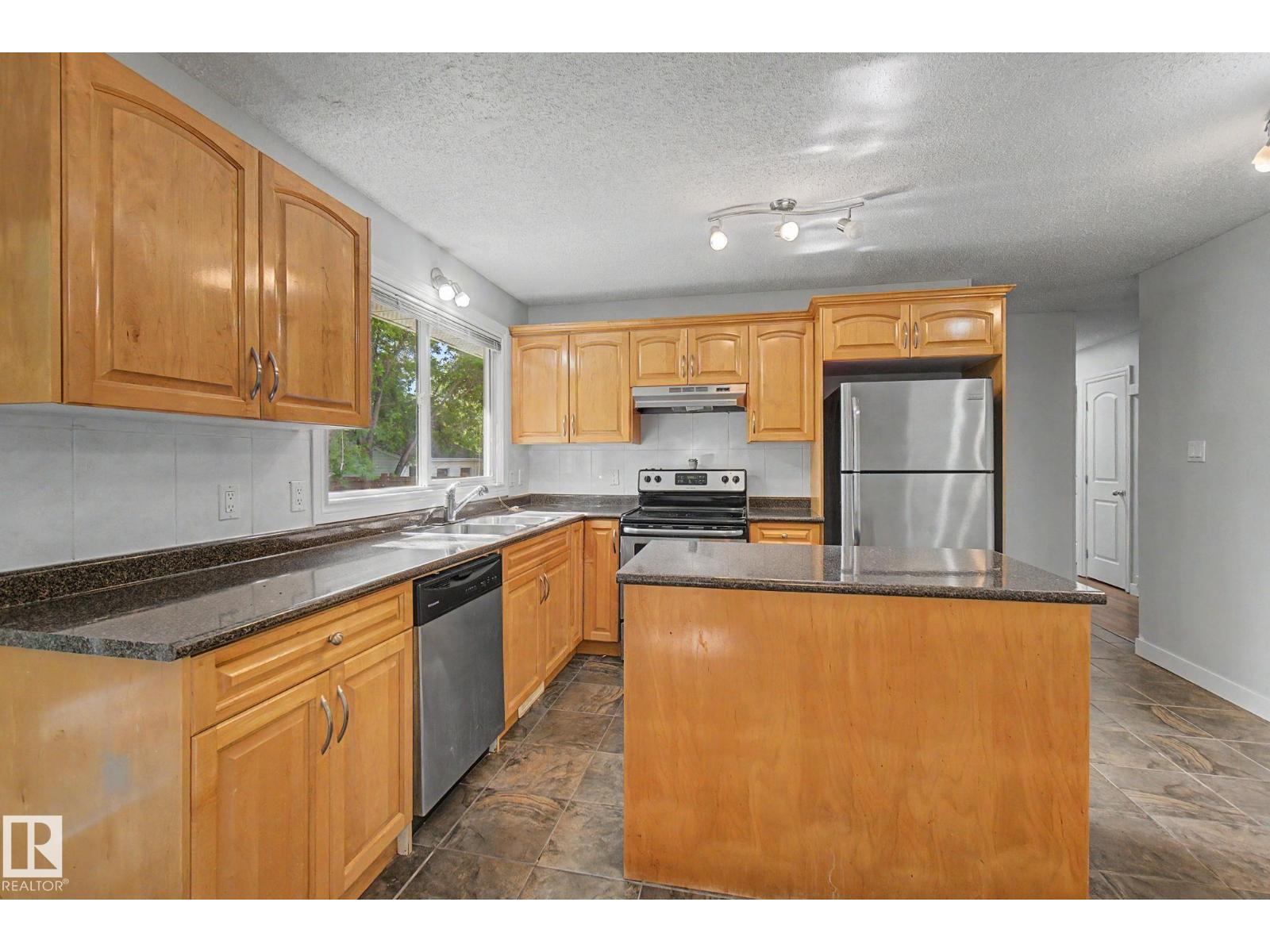 1511 75 ST NW - 9