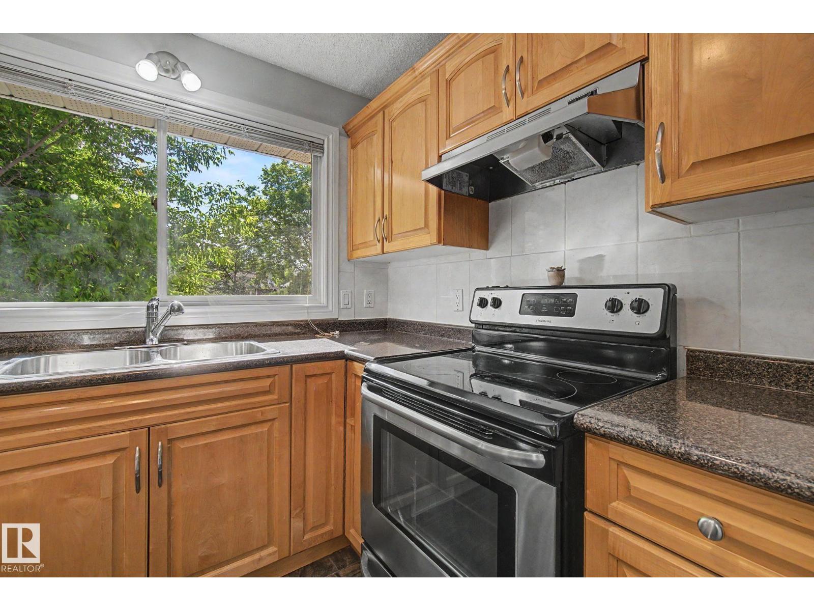 1511 75 ST NW - 11