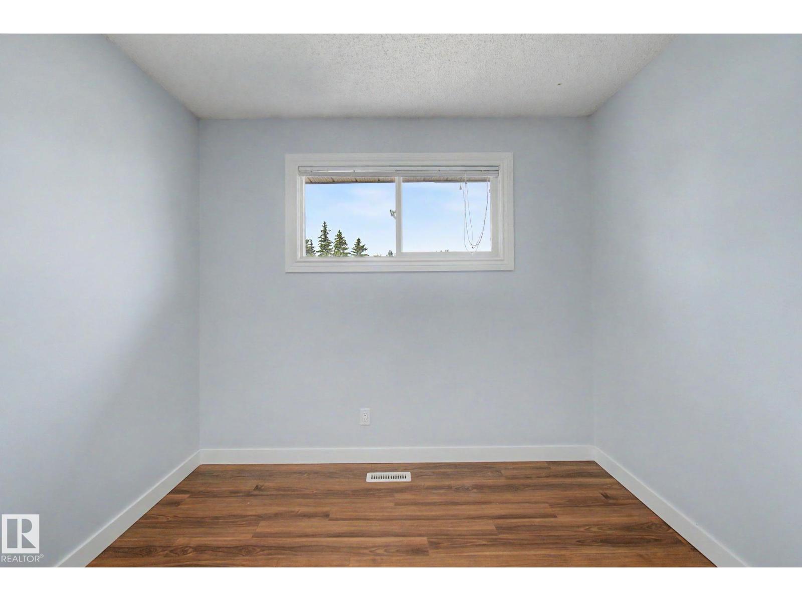 1511 75 ST NW - 18