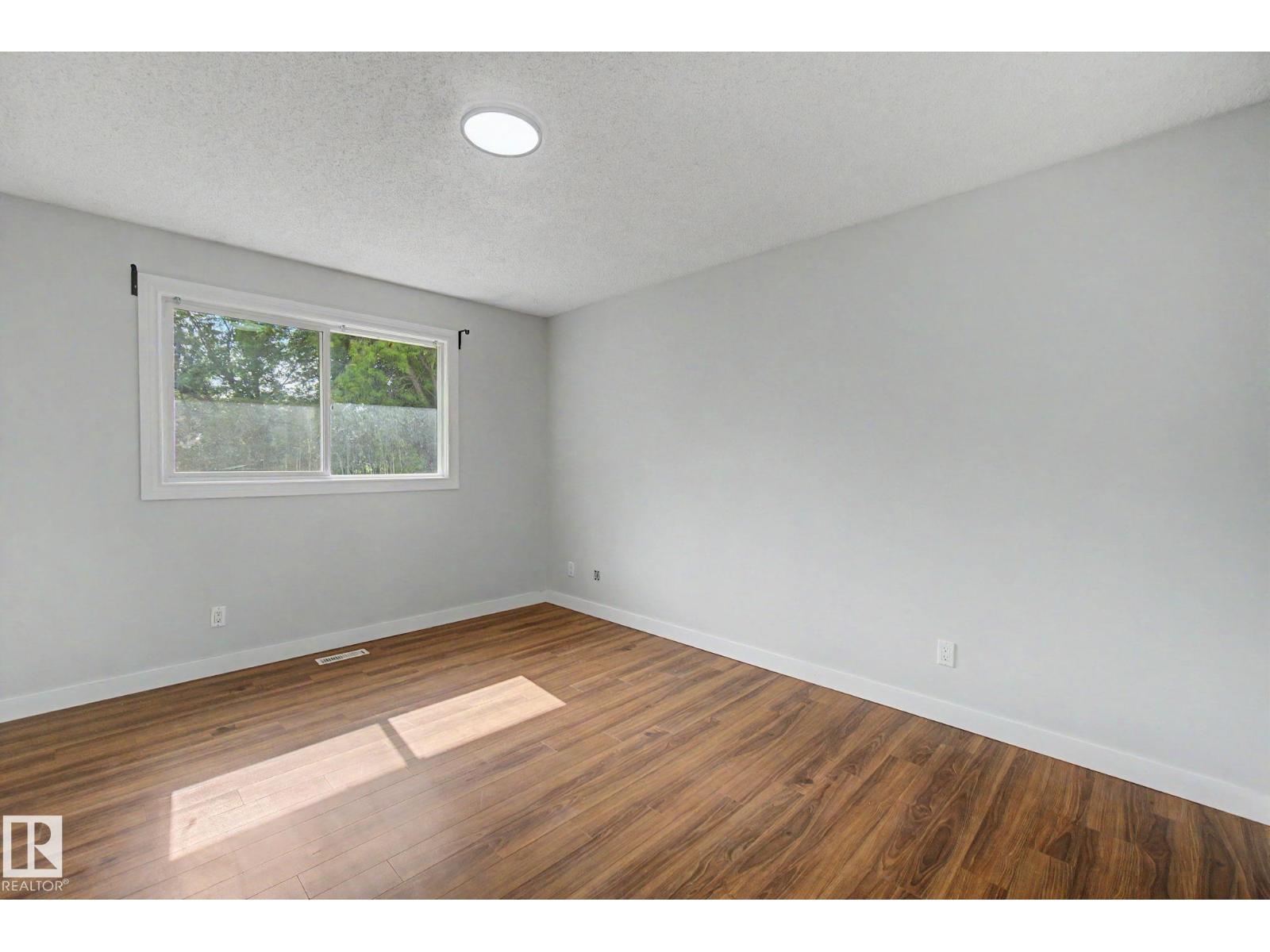 1511 75 ST NW - 20