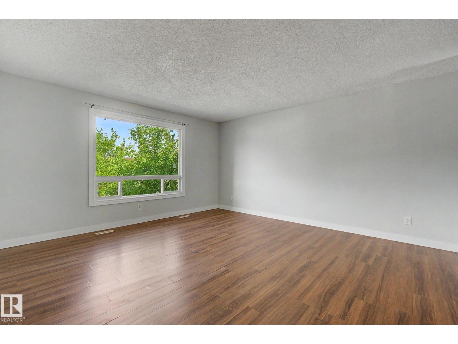 1511 75 ST NW - 2