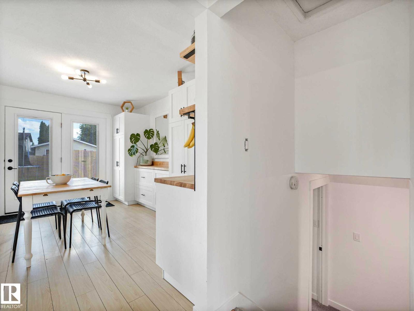 4115 41 AV NW — photo 14