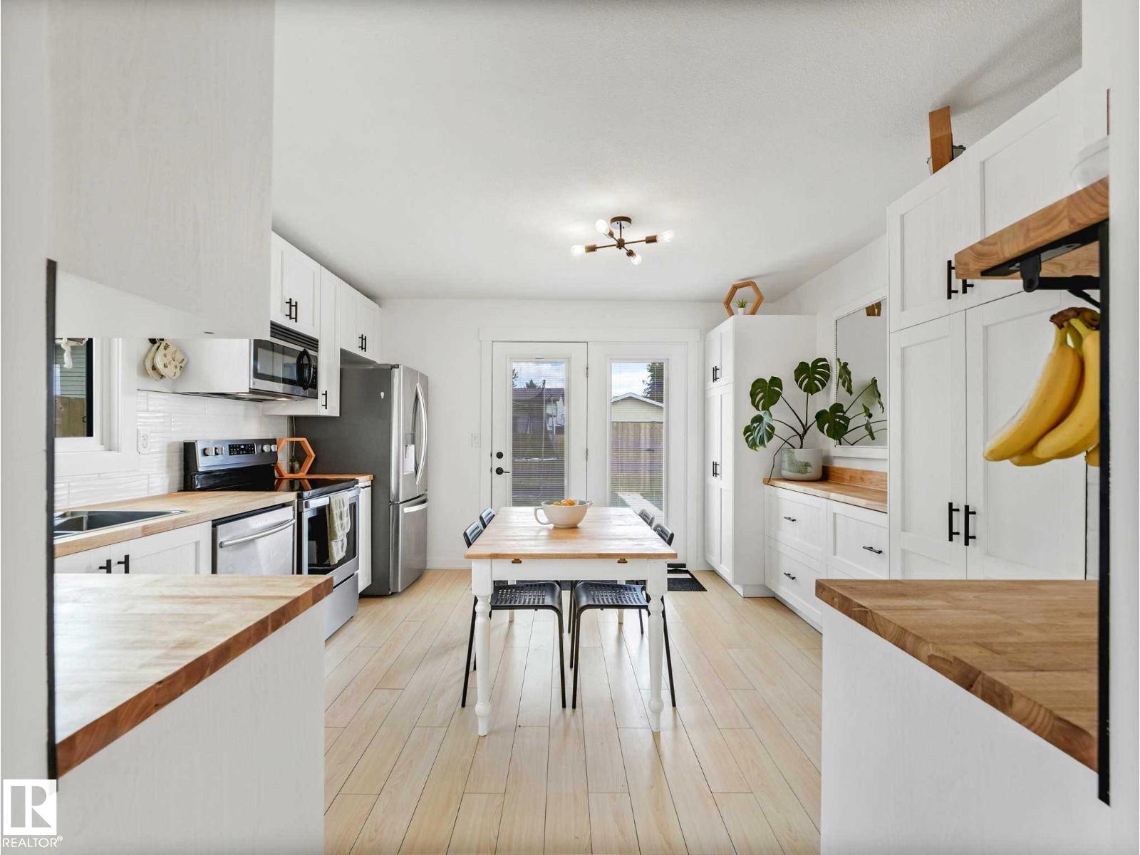 4115 41 AV NW — photo 15