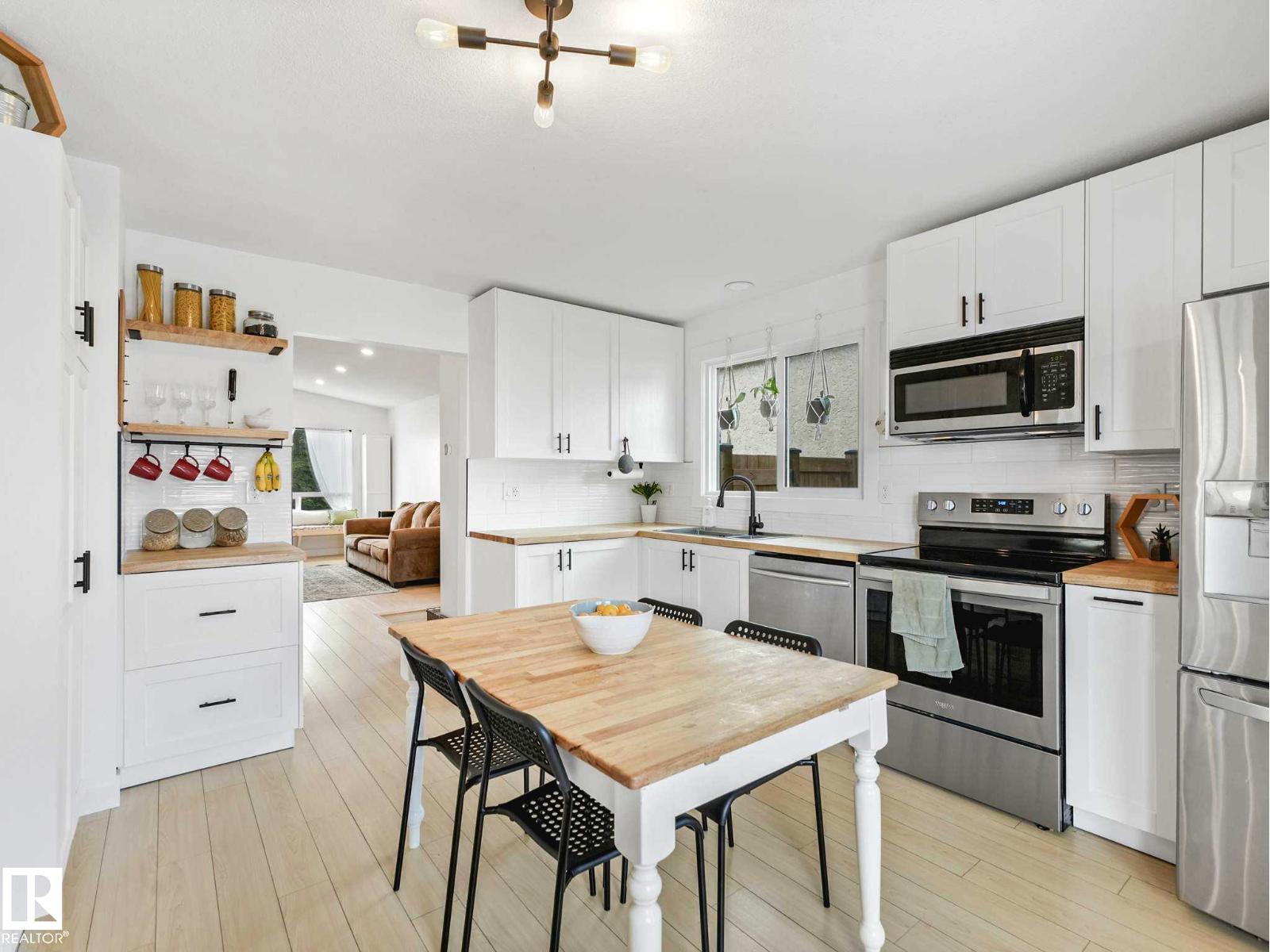 4115 41 AV NW — photo 18