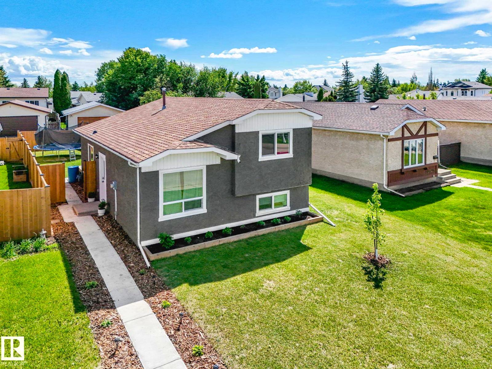 4115 41 AV NW - photo 2