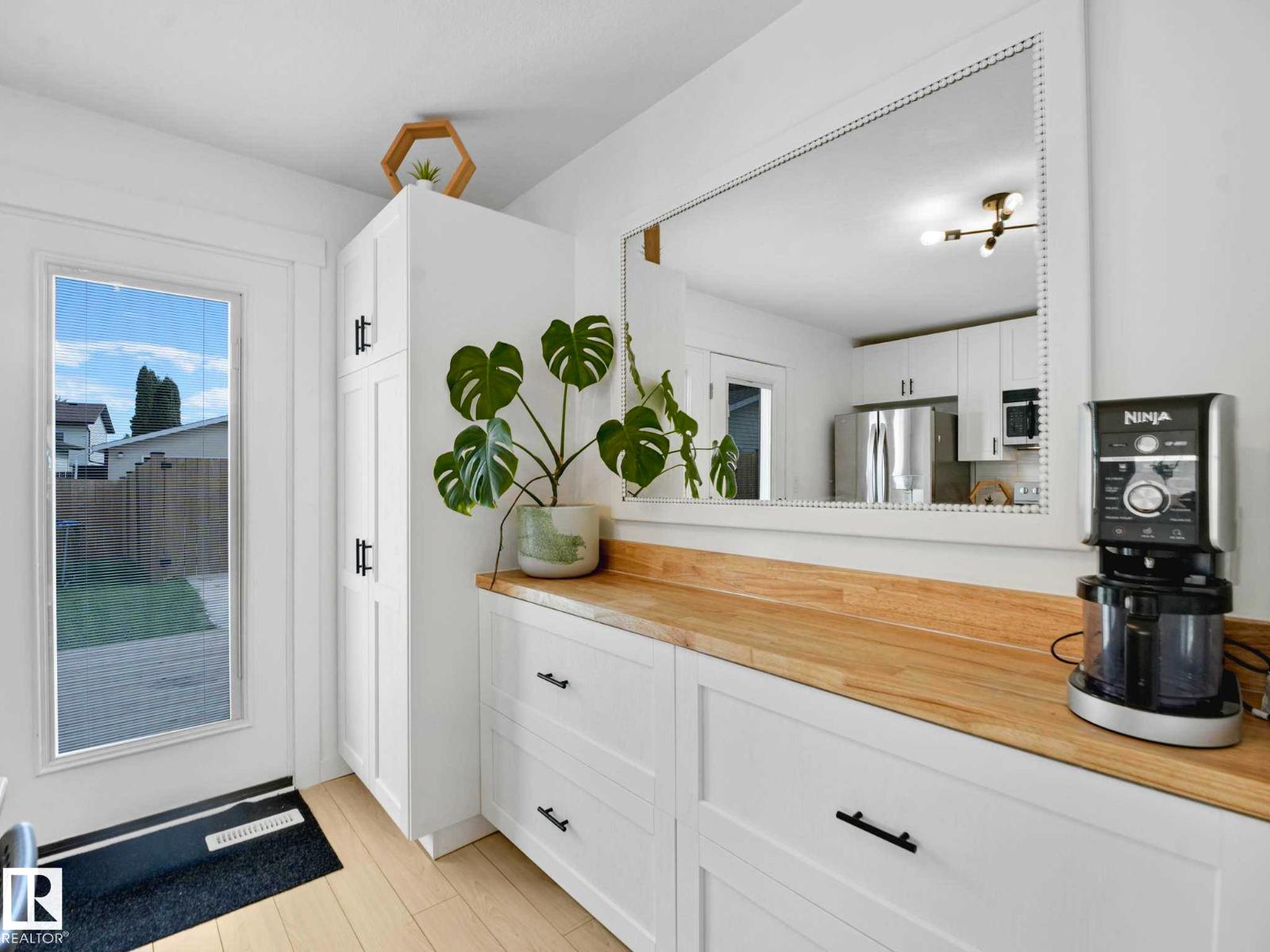 4115 41 AV NW — photo 22