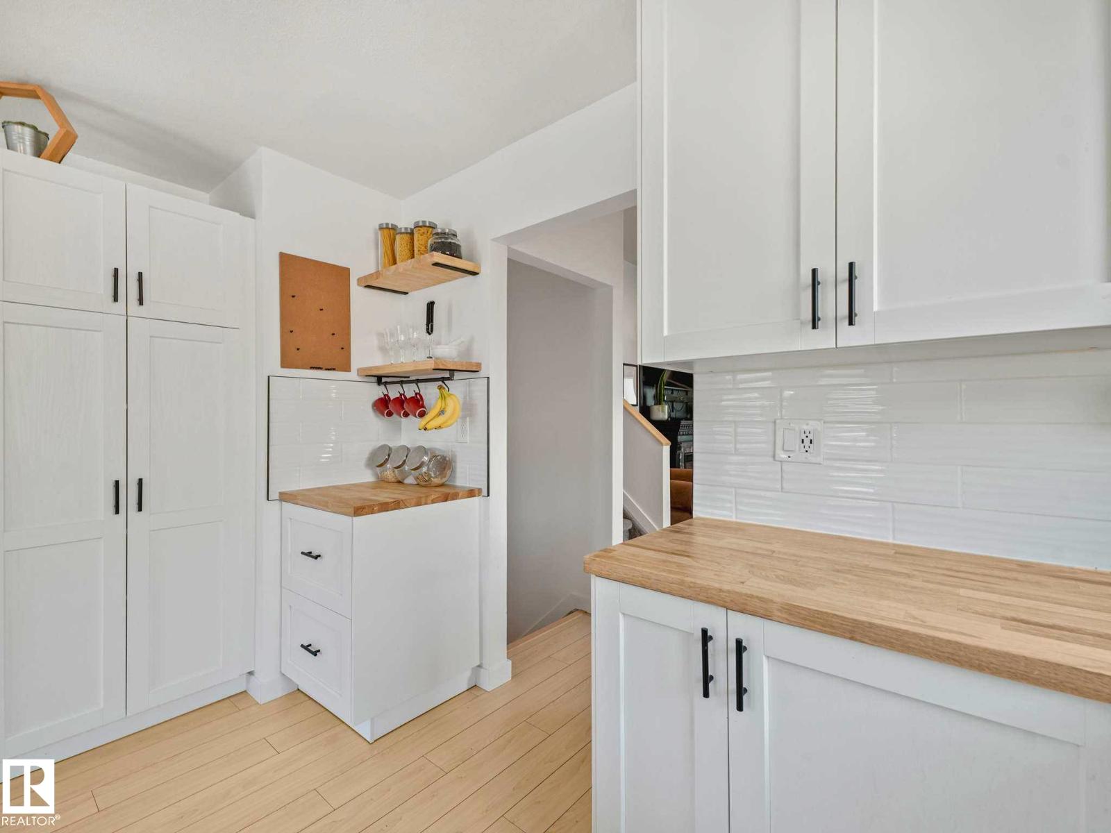 4115 41 AV NW — photo 26