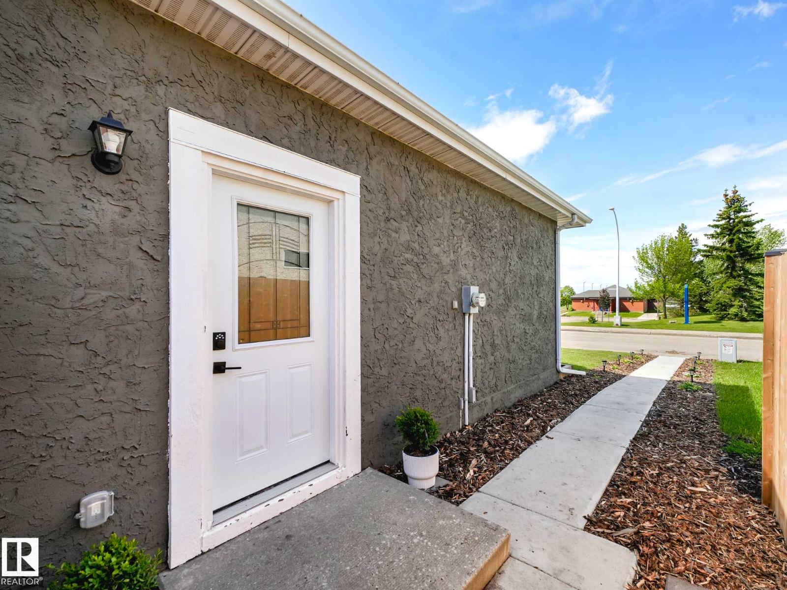 4115 41 AV NW - photo 3