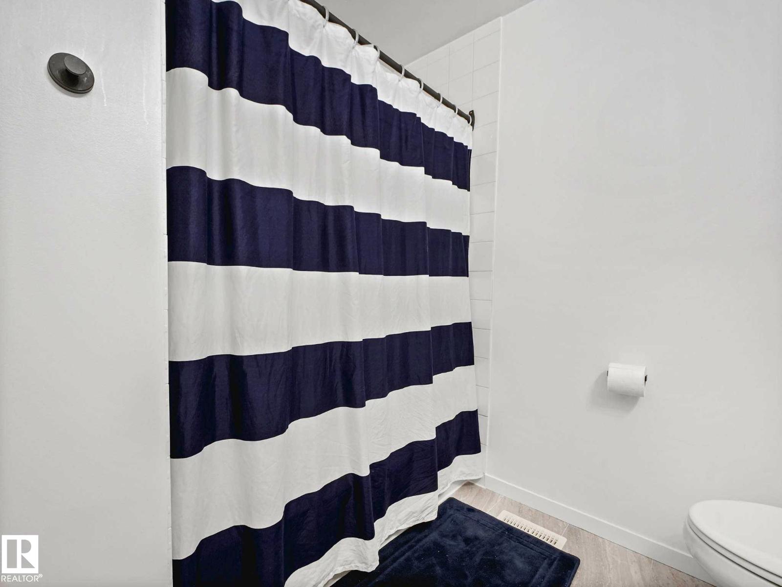 4115 41 AV NW — photo 36