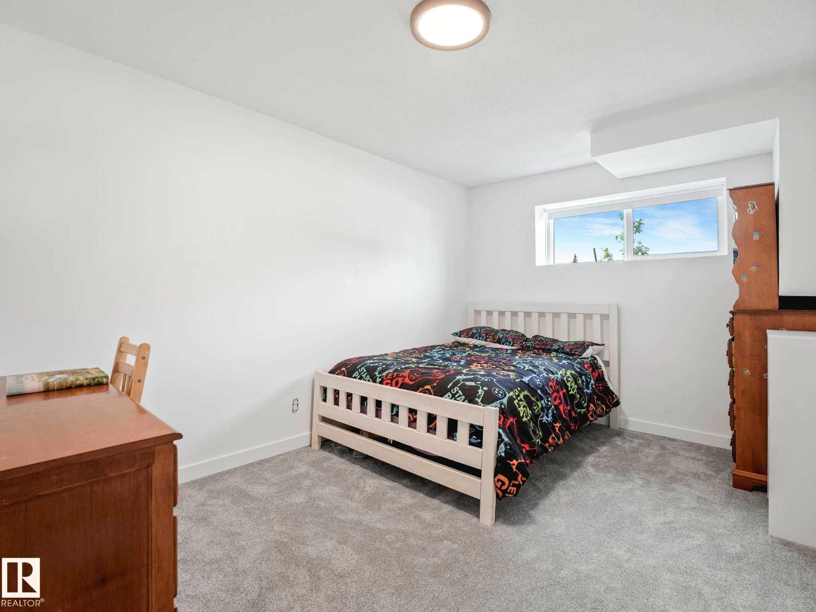 4115 41 AV NW — photo 43