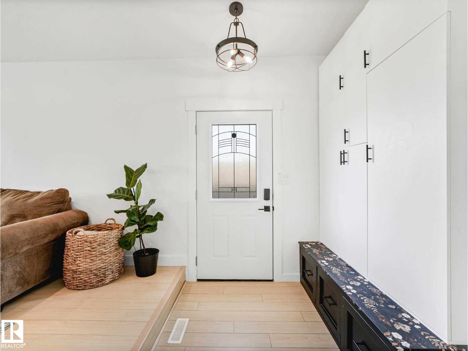 4115 41 AV NW - photo 5