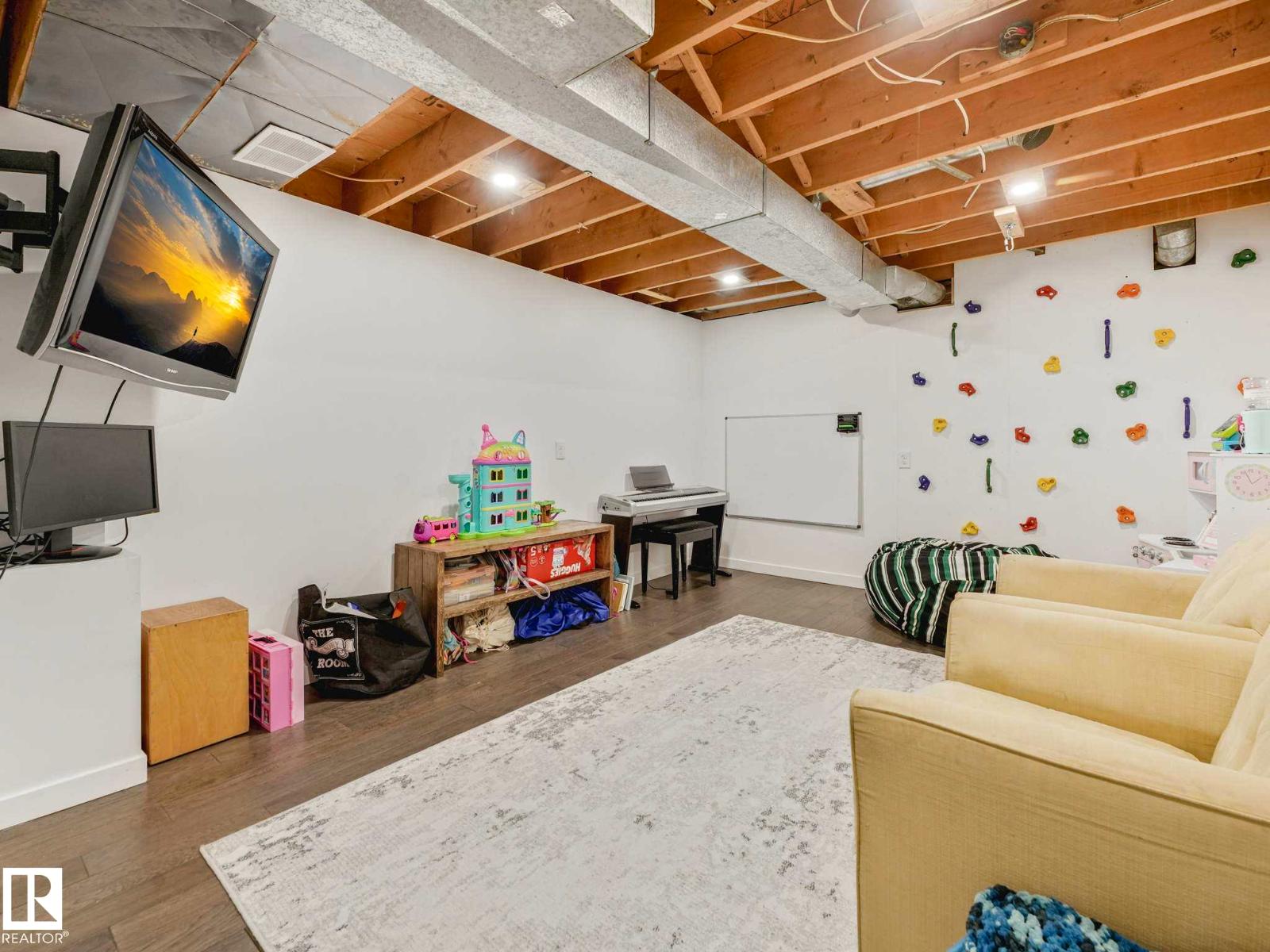 4115 41 AV NW — photo 50