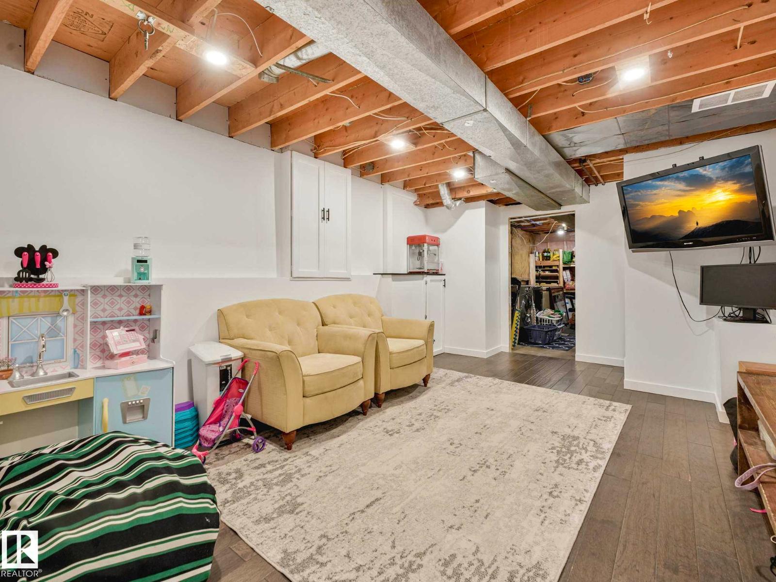 4115 41 AV NW — photo 51