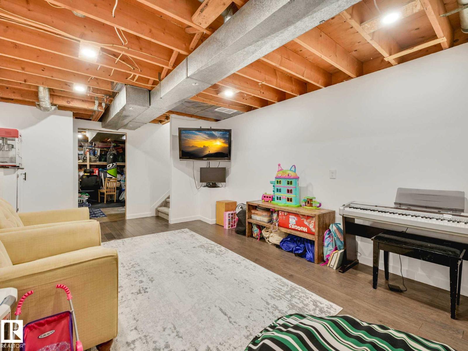 4115 41 AV NW — photo 52