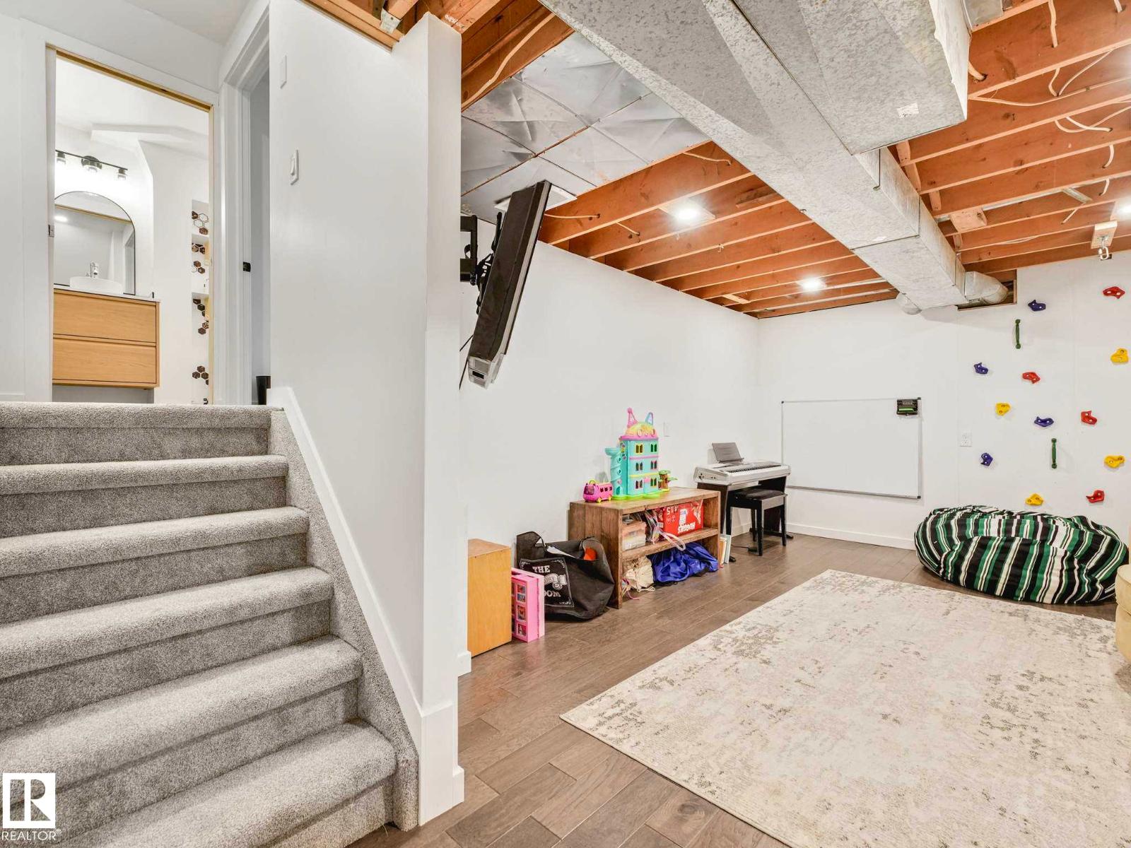 4115 41 AV NW — photo 53