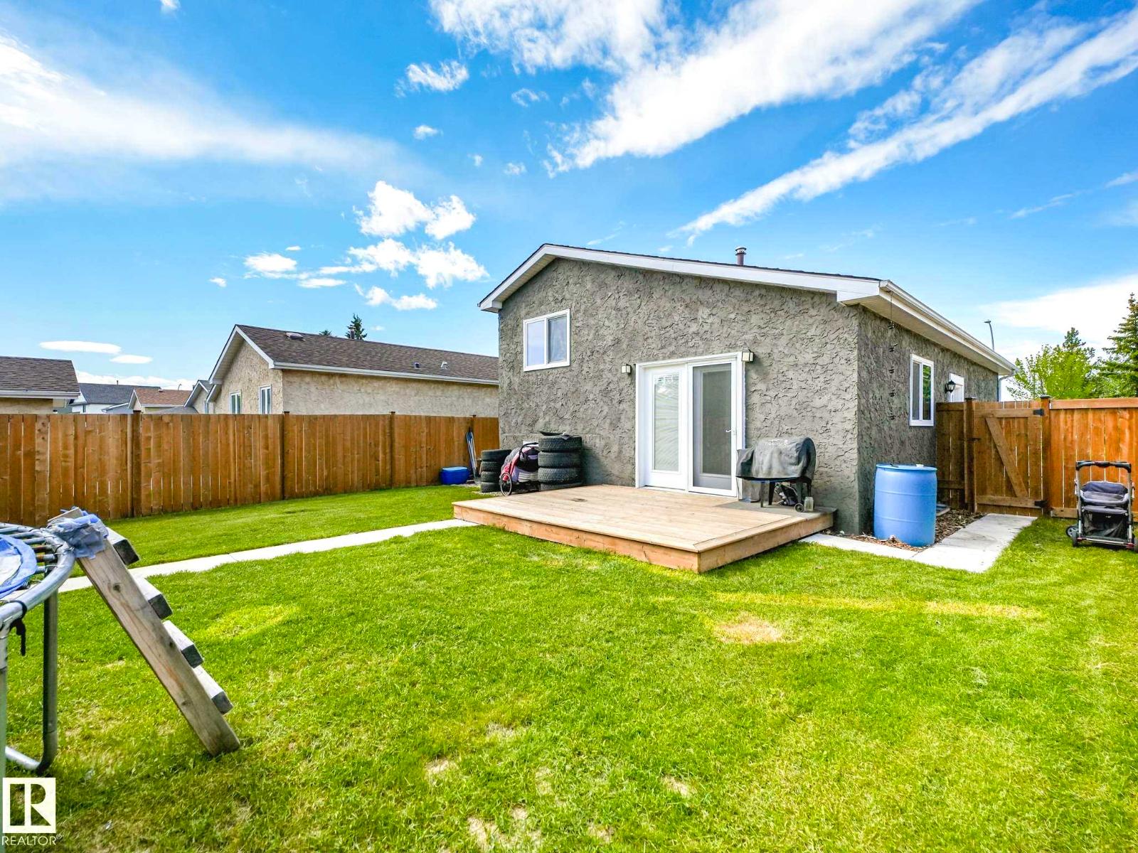 4115 41 AV NW — photo 65