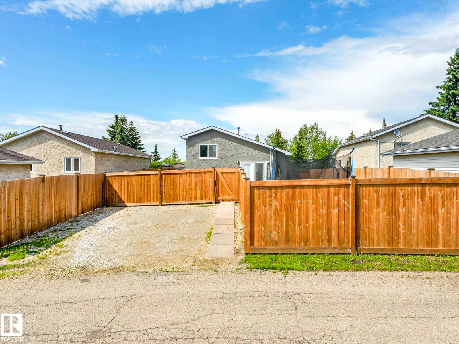 4115 41 AV NW — photo 66