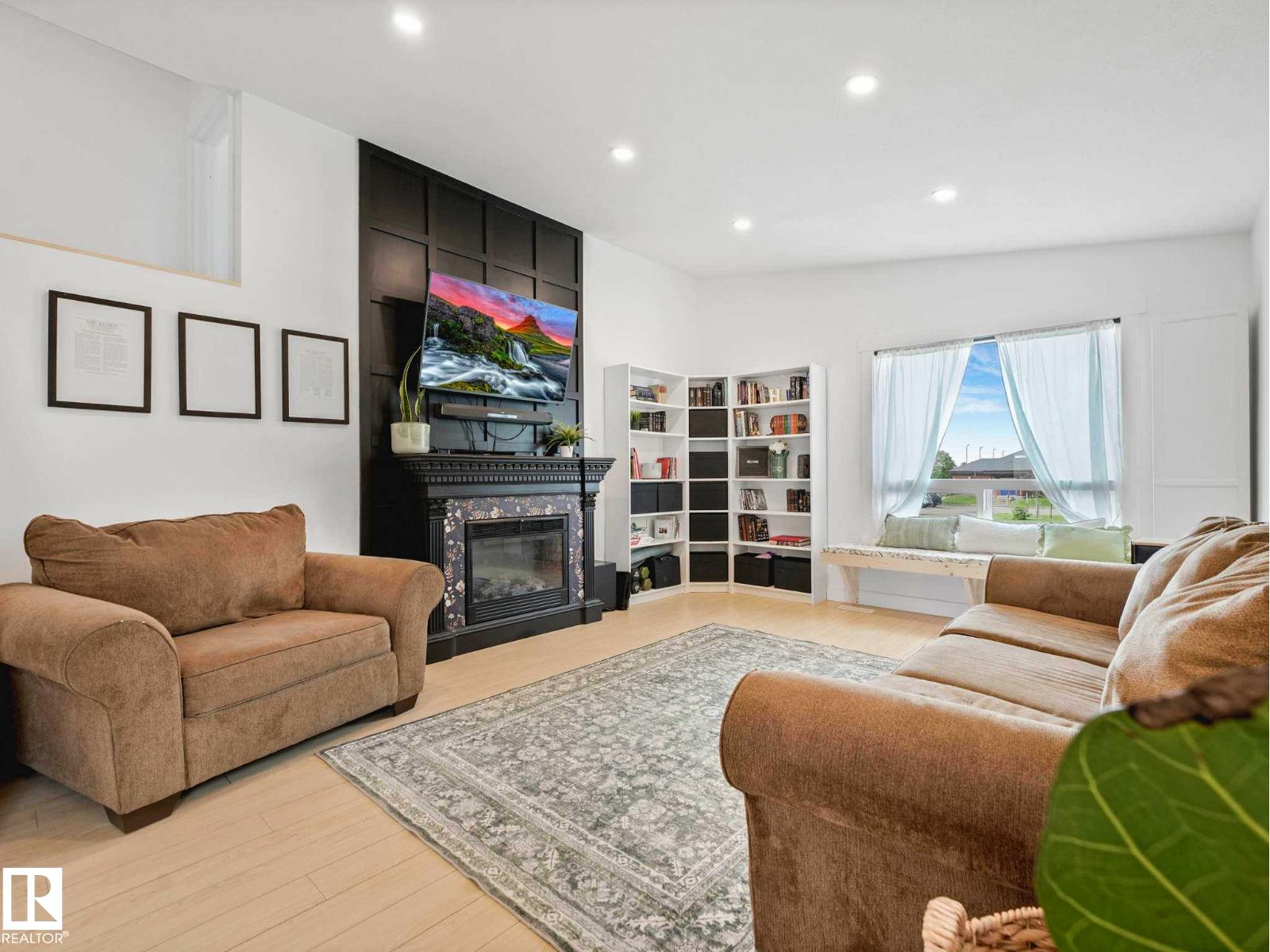 4115 41 AV NW — photo 8