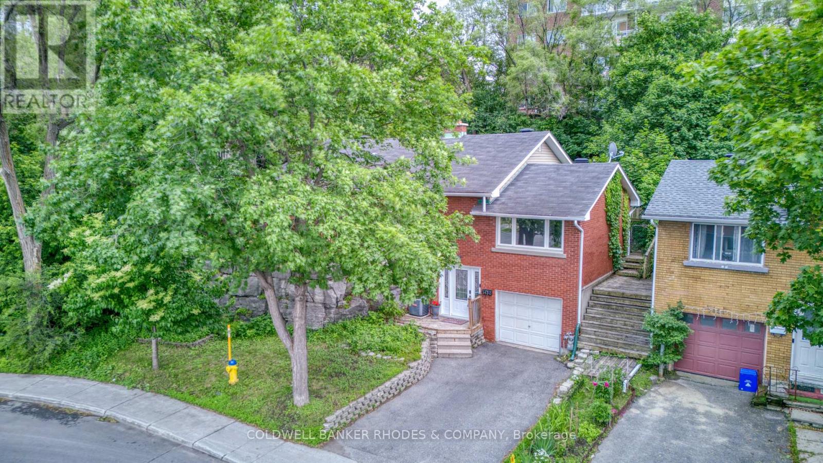 Private lot in Carlington.
