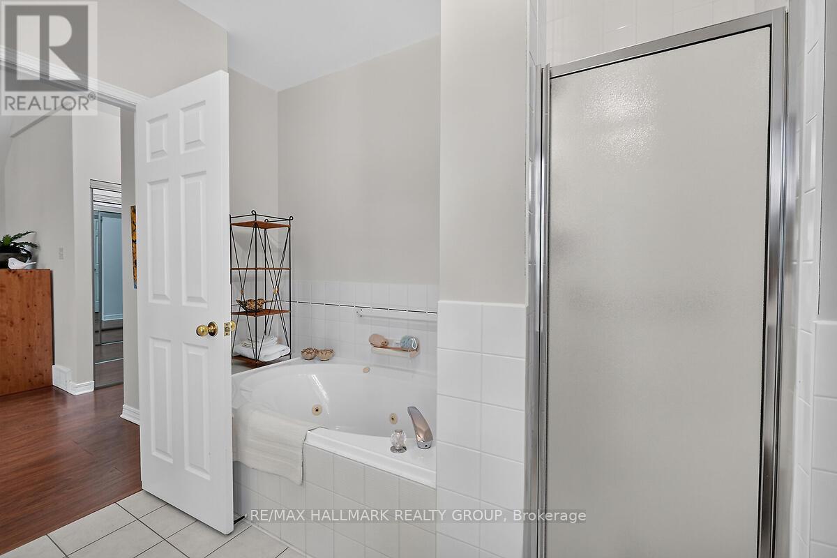 4 Bed, 3 Bath House for Sale in Ottawa – 51 CASTLETHORPE CRESCENT, Ottawa – MLS# X13467964 - Image 32