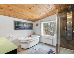 193 Ch. Du Lac-clair, Val Des Monts, QC J8N6C5 Photo 22