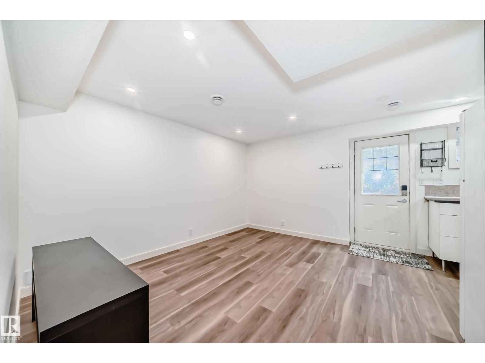 7021 95 ST NW — photo 39