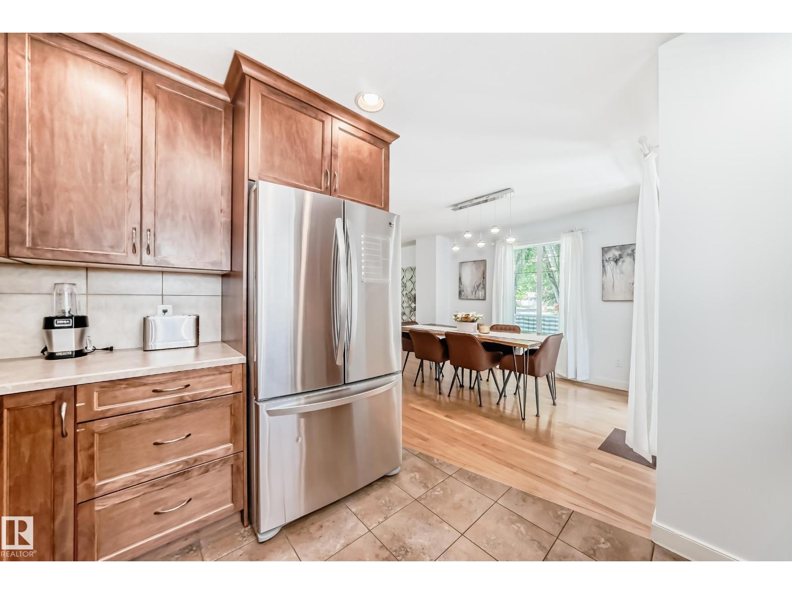 7021 95 ST NW — photo 17