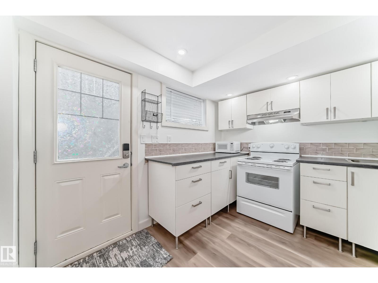 7021 95 ST NW — photo 44