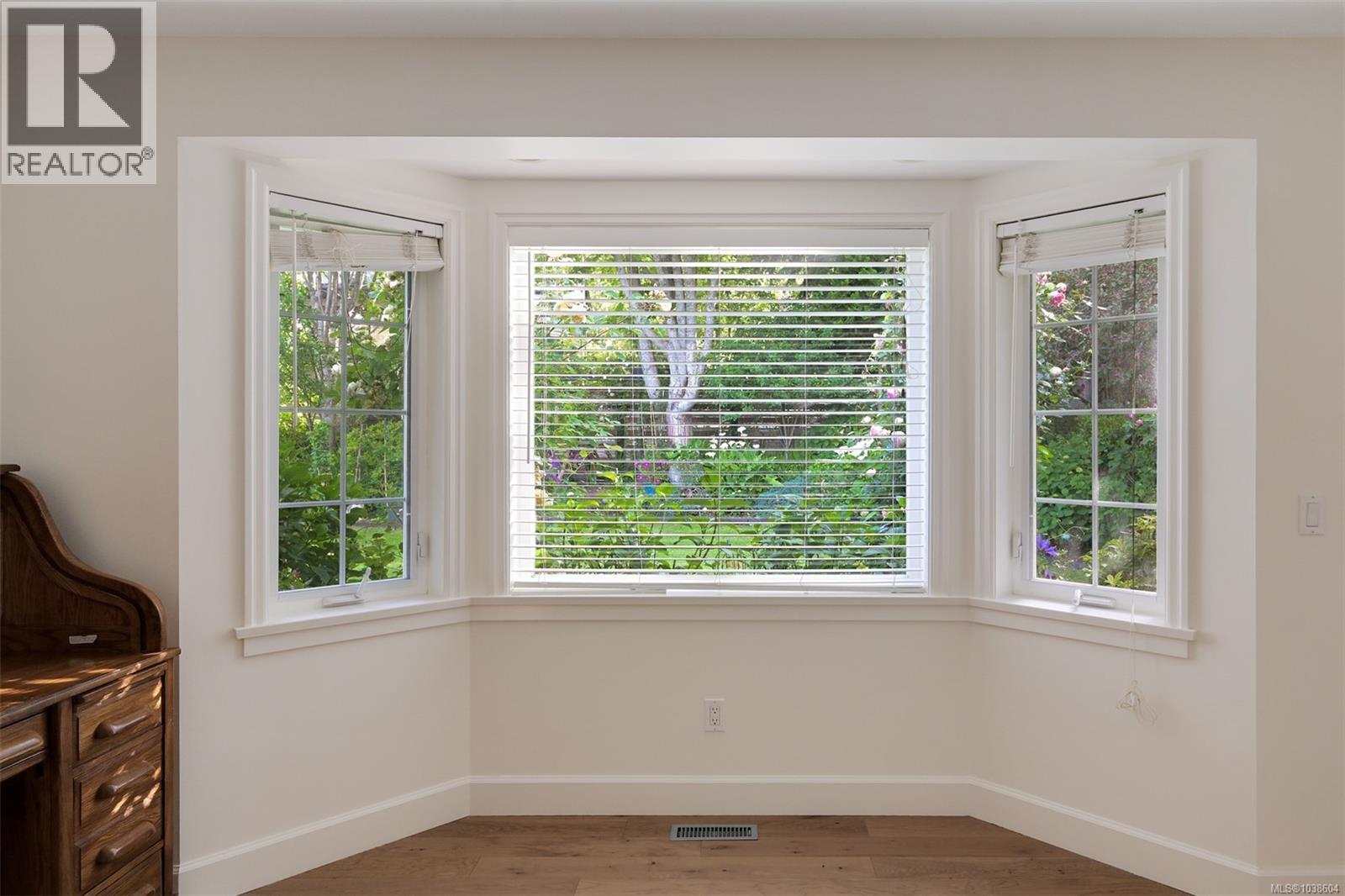  4005 Locarno Lane, Saanich