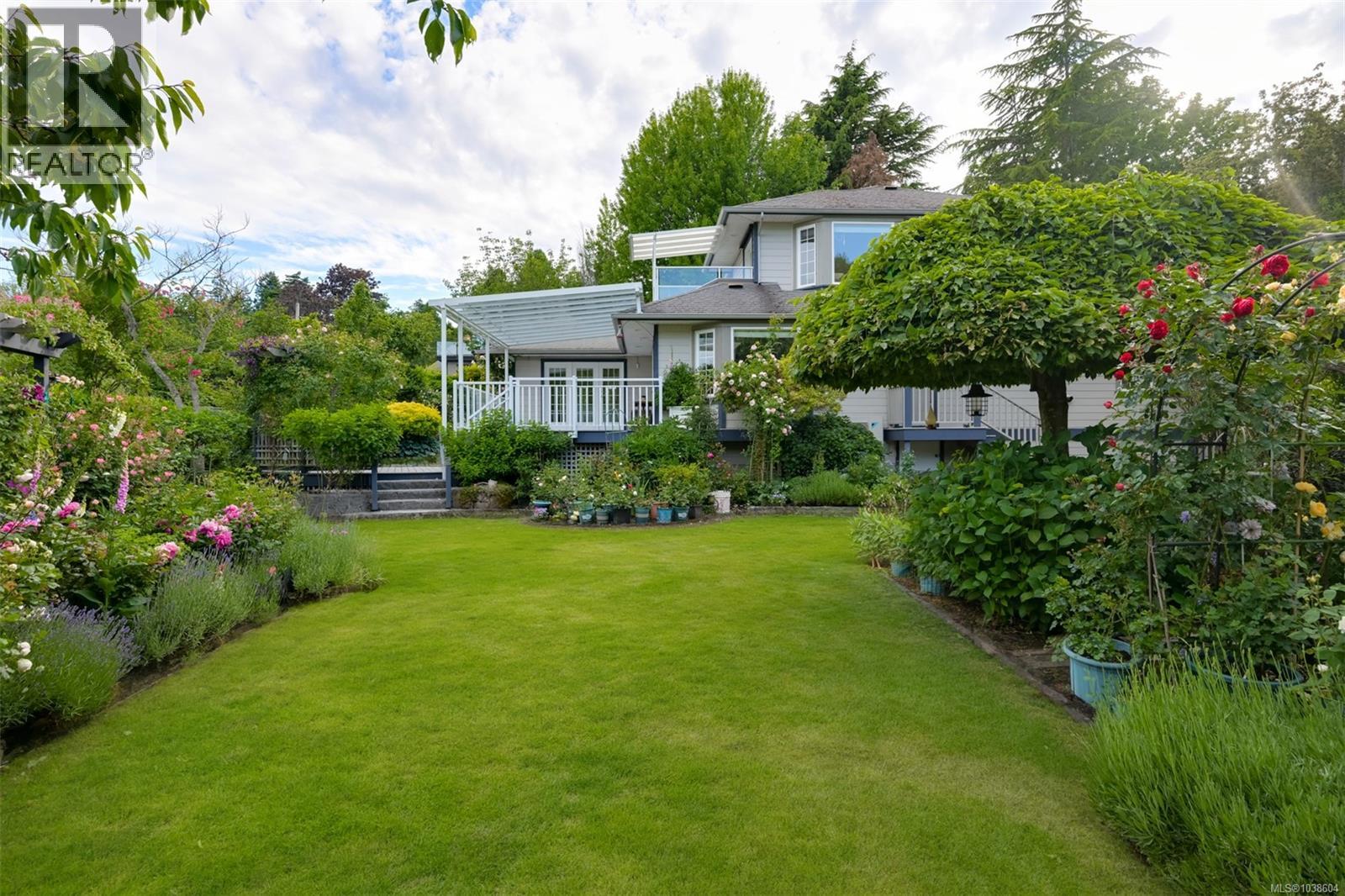  4005 Locarno Lane, Saanich
