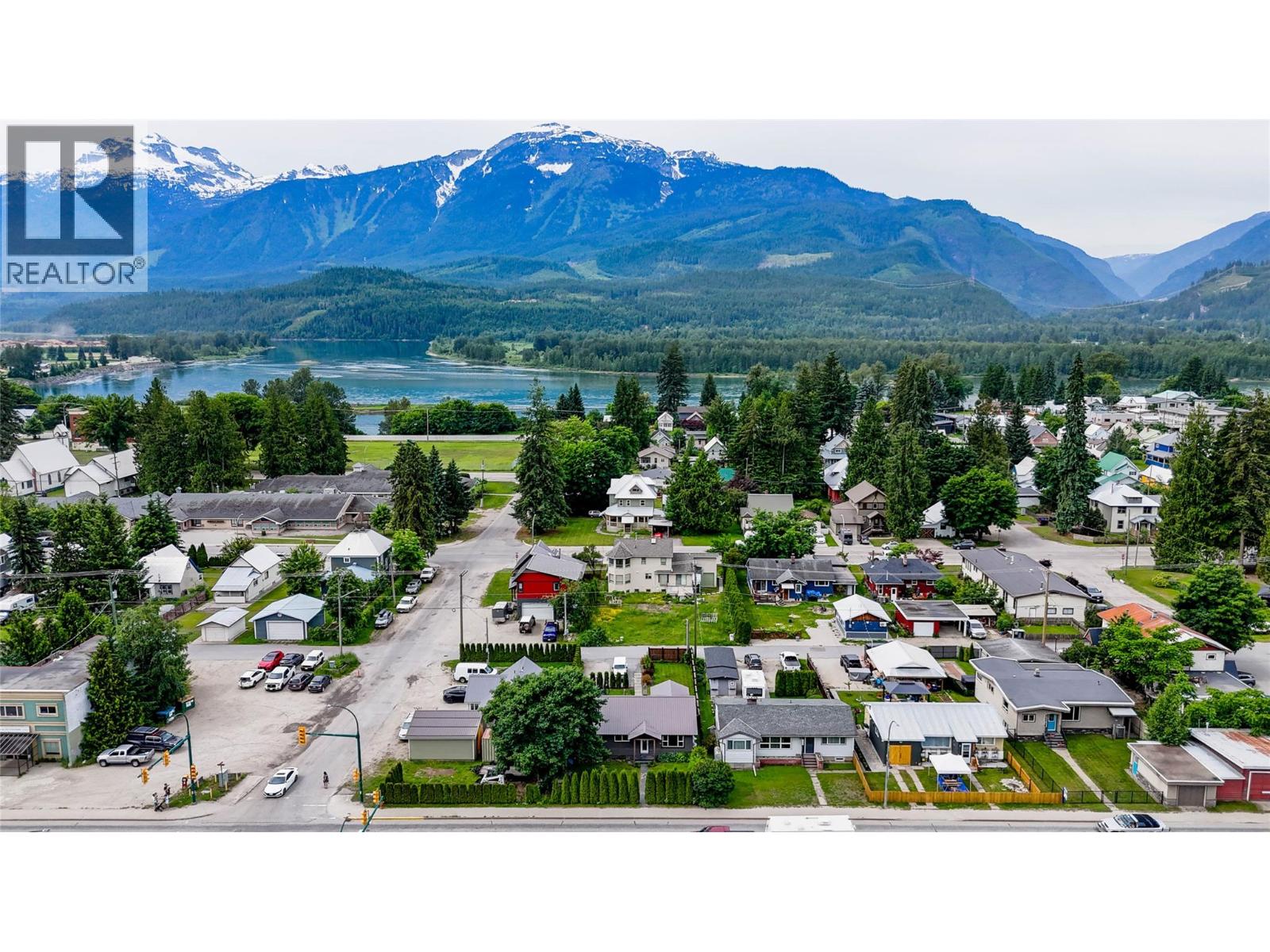 805 Victoria Road, Revelstoke