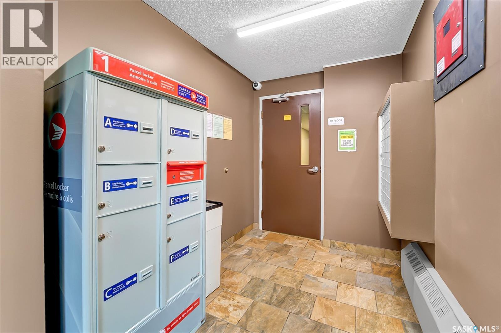 #309 315 Tait CRESCENT - 14
