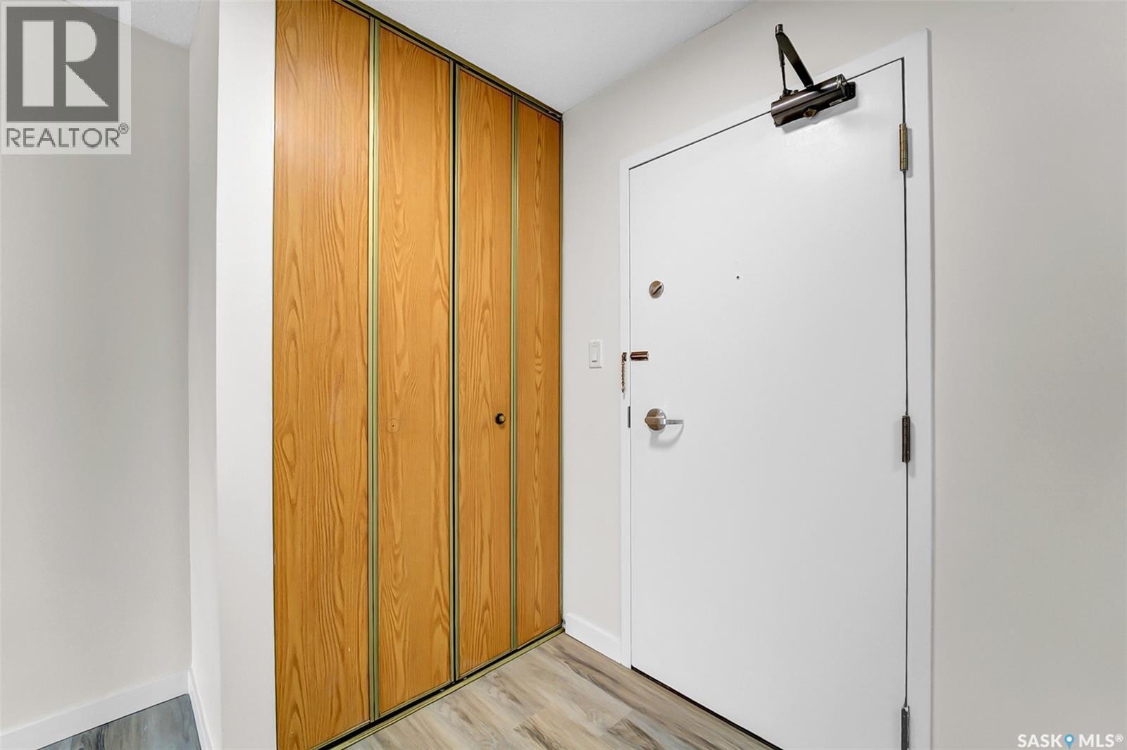 #309 315 Tait CRESCENT - 18
