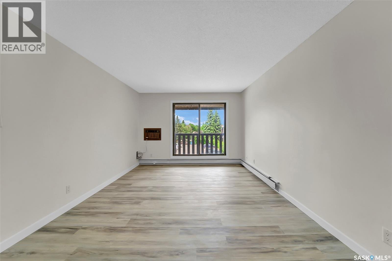 #309 315 Tait CRESCENT - 21