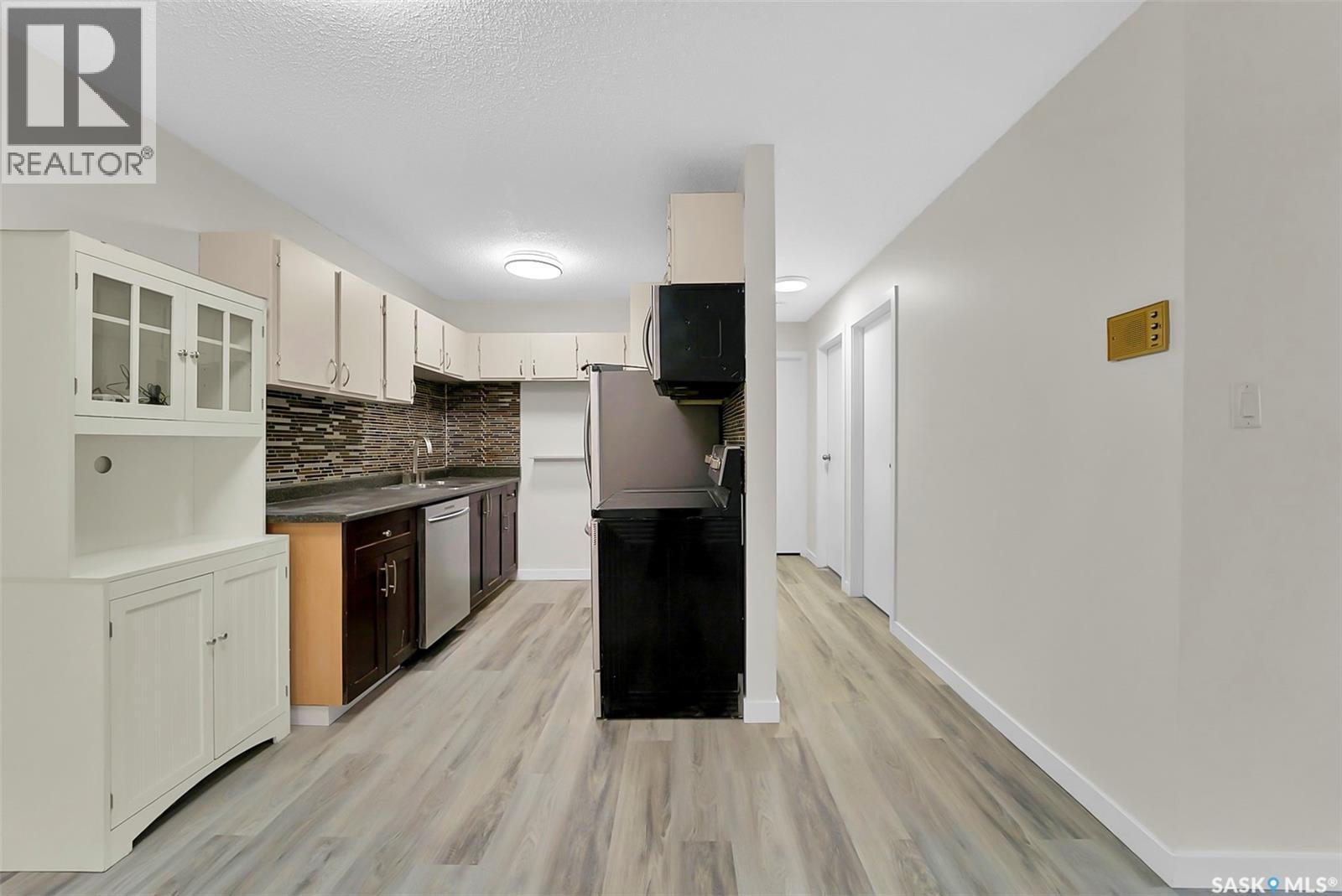 #309 315 Tait CRESCENT - 29