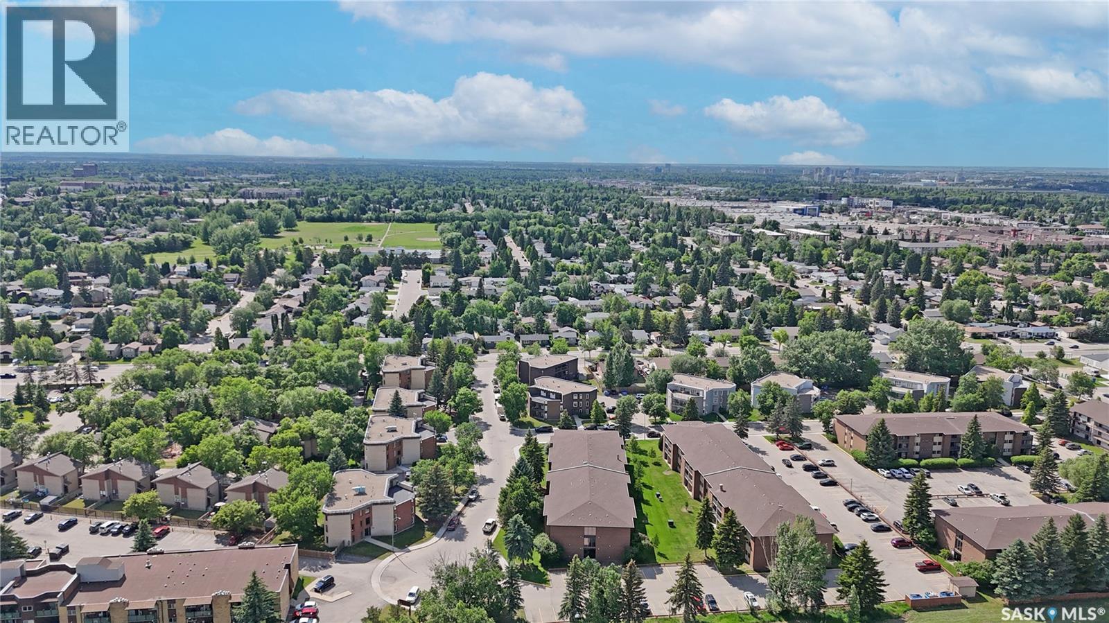 #309 315 Tait CRESCENT - 7