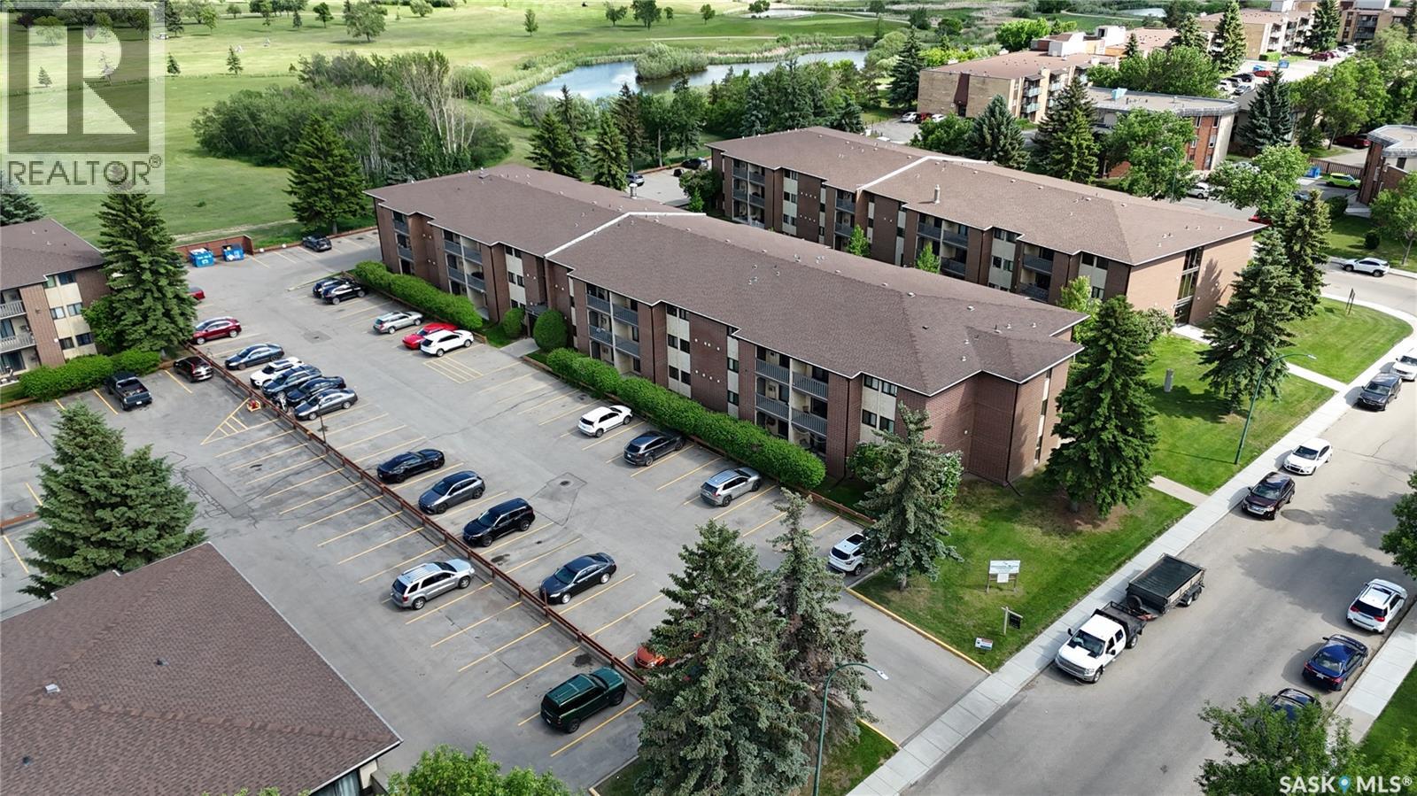 #309 315 Tait CRESCENT - 8