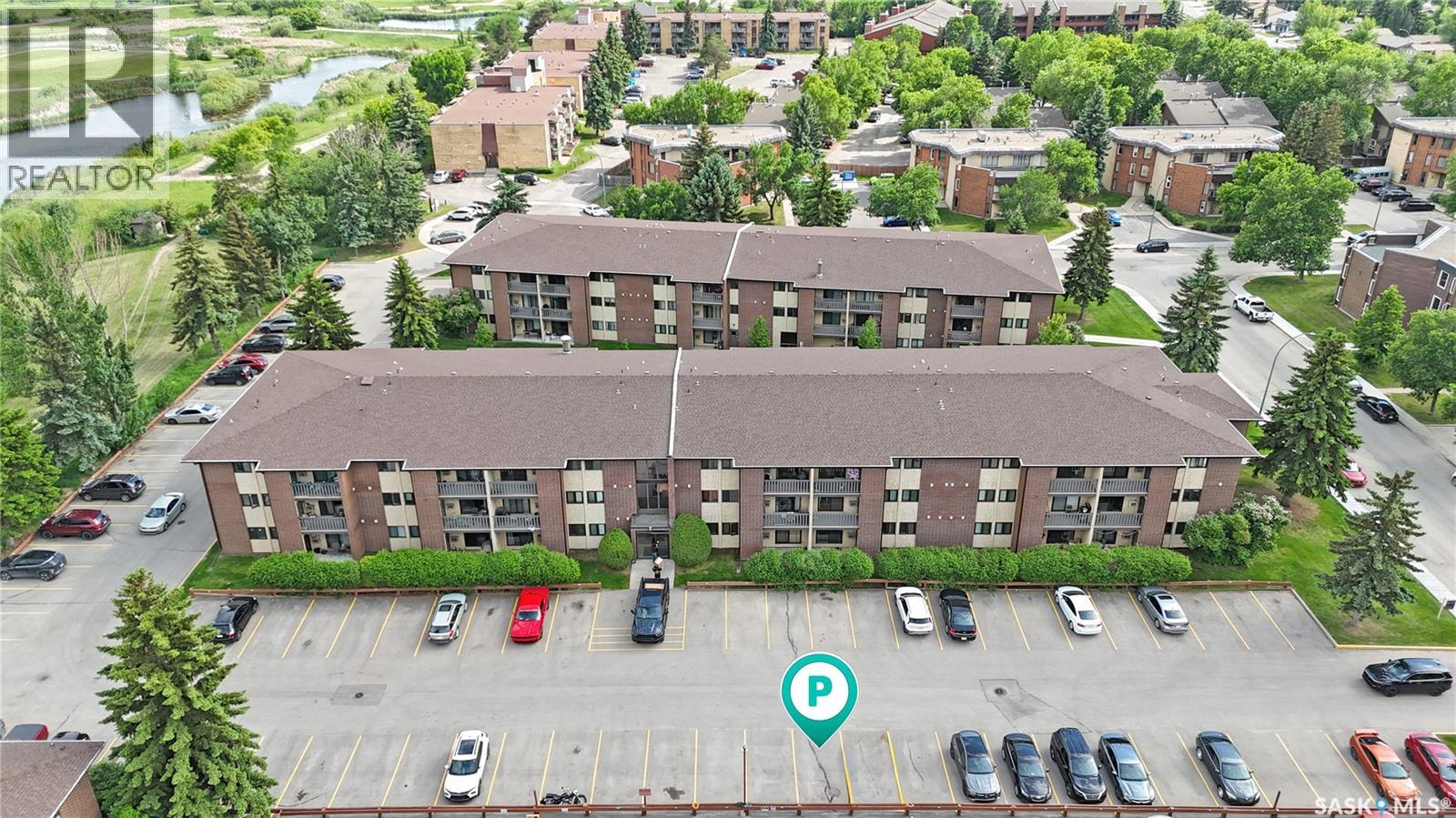#309 315 Tait CRESCENT - 9