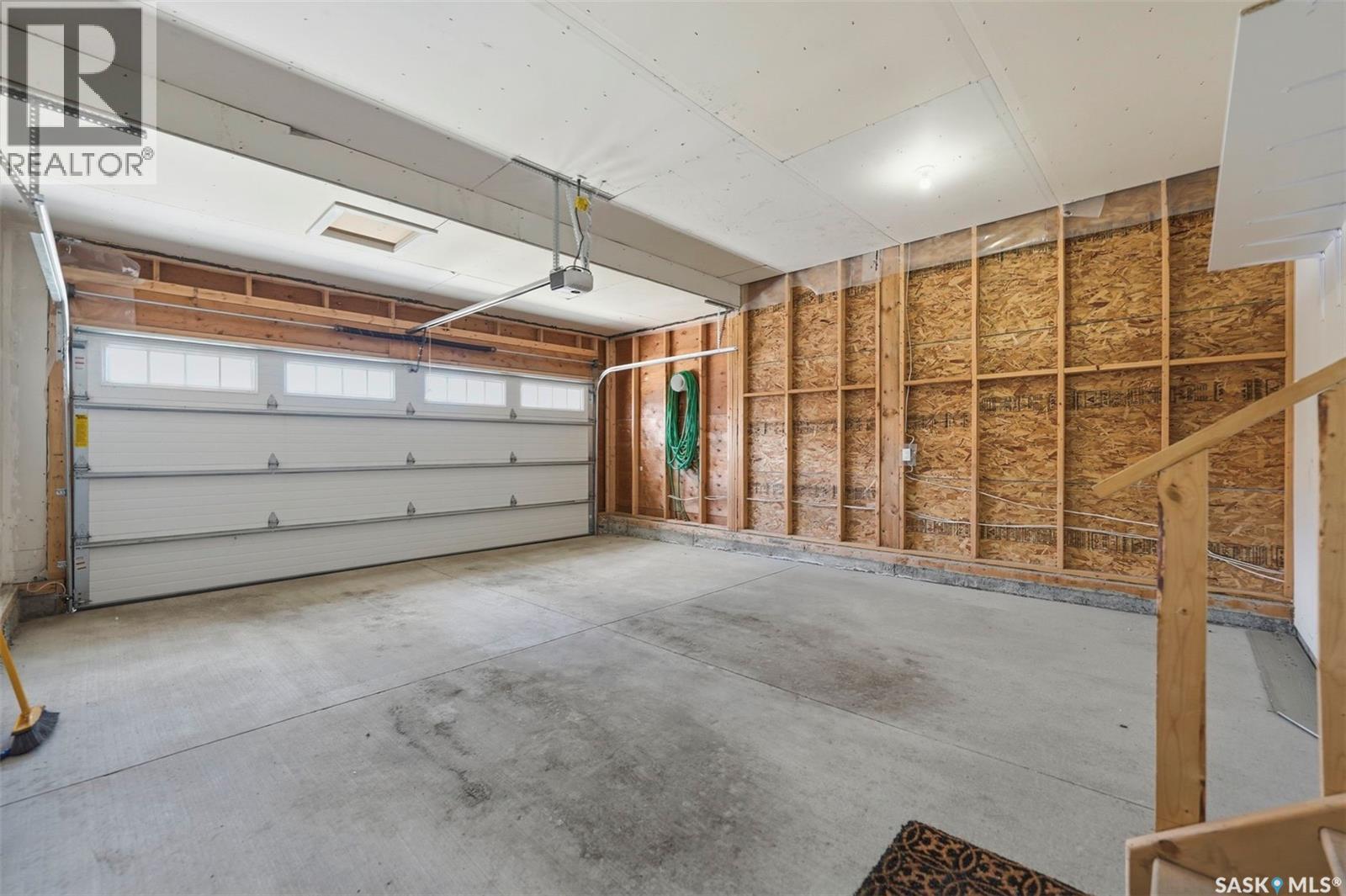830 Kensington BOULEVARD — photo 33
