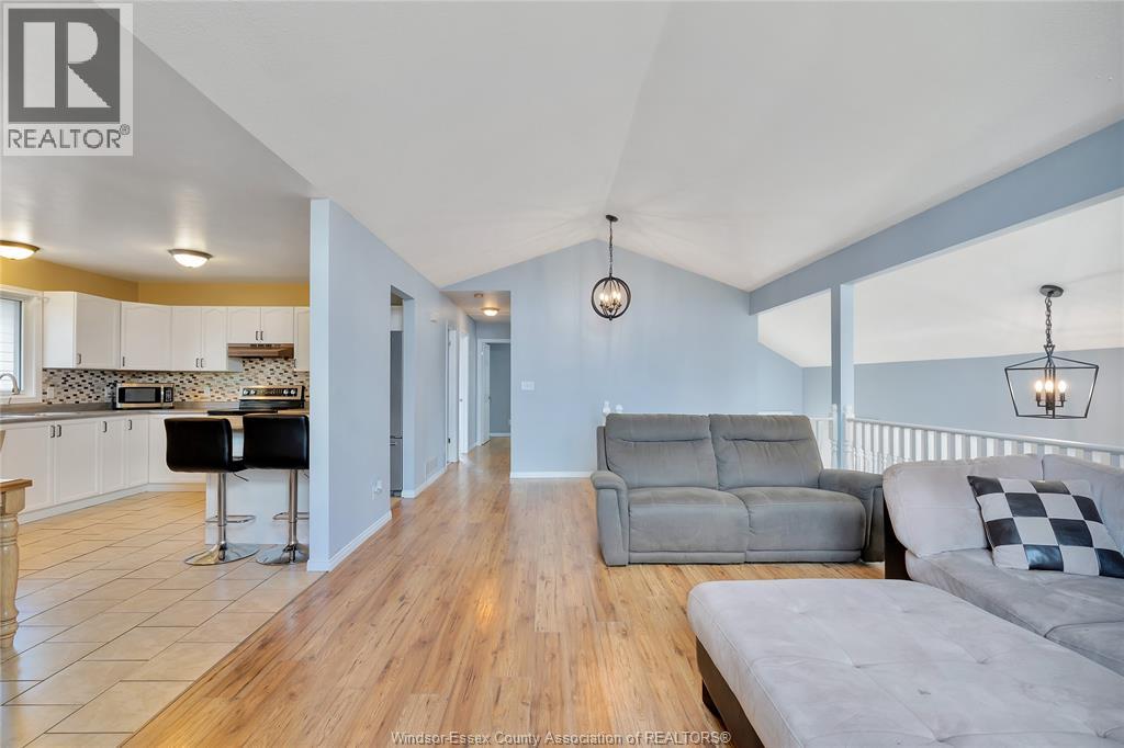 125 QUEEN STREET South - 3
