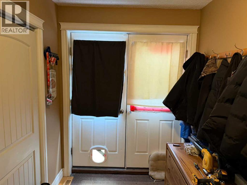 10801 92 Street - 15