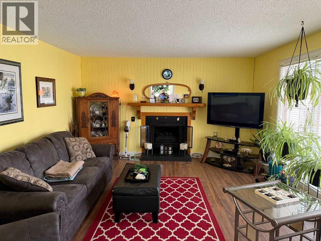 10801 92 Street - 3