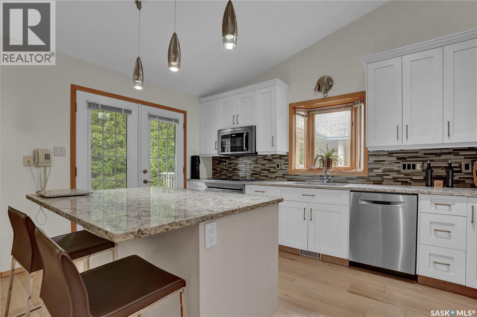 3328 Lakeshore COURT — photo 17