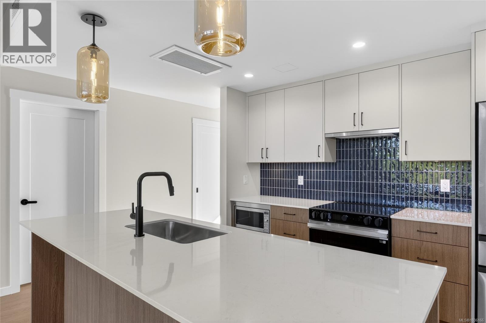 #8 152 Marina View Dr - 25