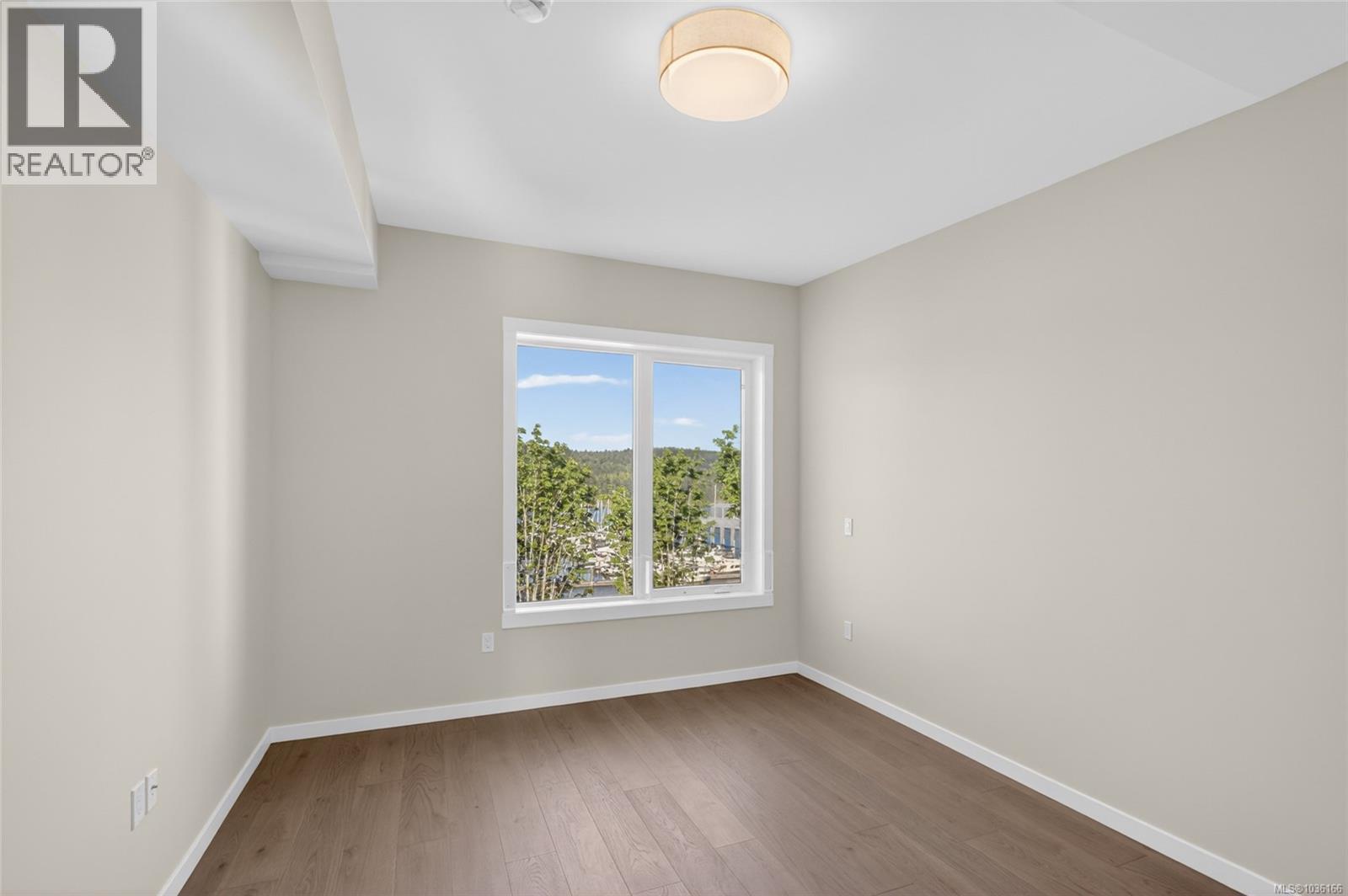 #8 152 Marina View Dr - 35