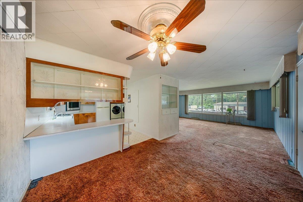 840 Columbia Avenue - 12