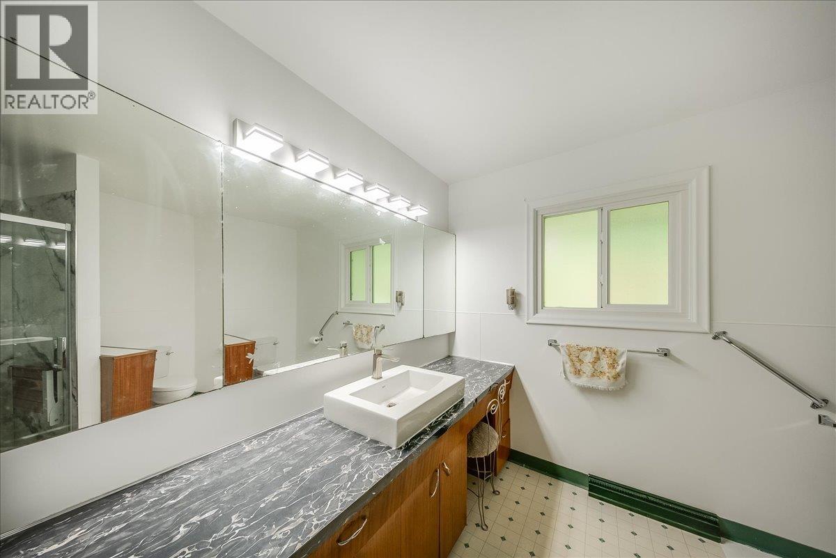 840 Columbia Avenue - 18