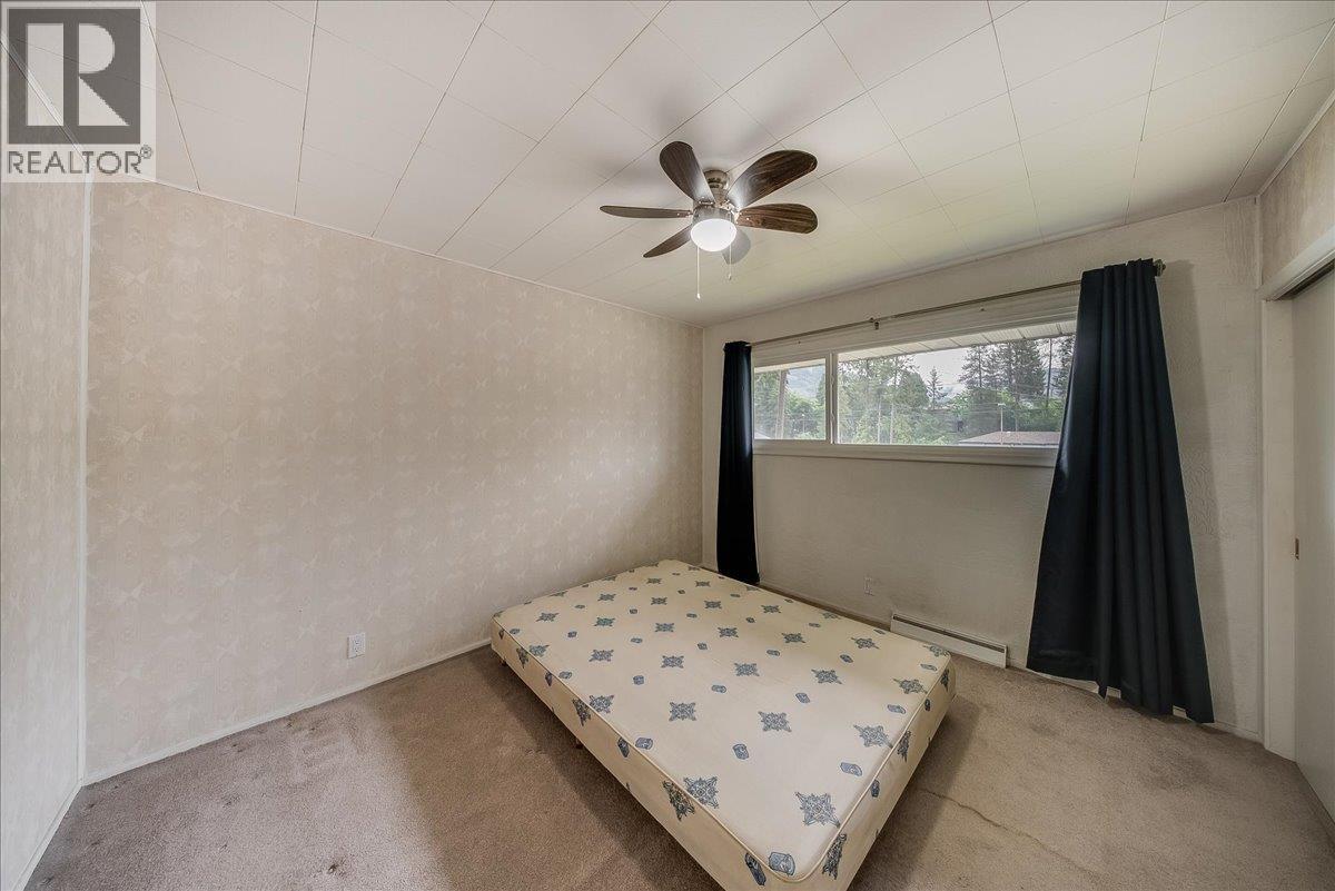 840 Columbia Avenue - 20