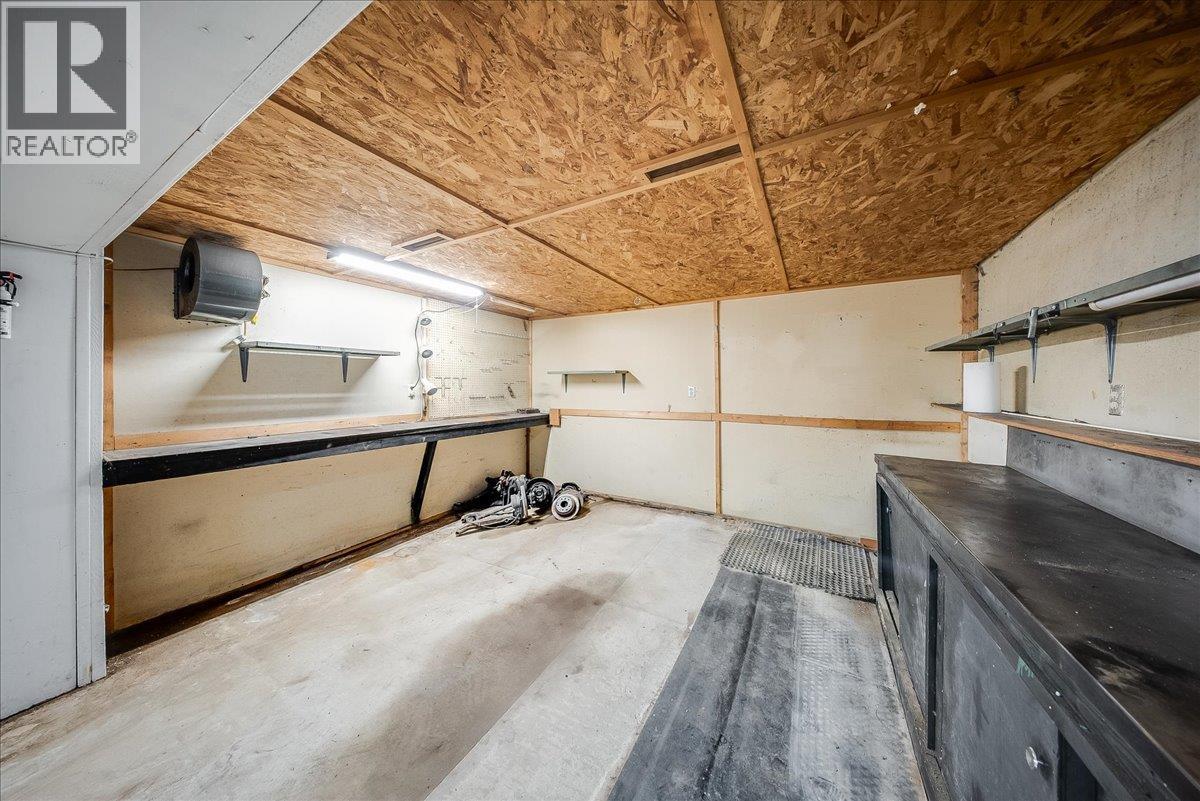 840 Columbia Avenue - 31